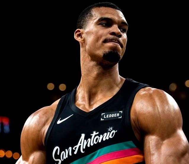 16战15胜！联盟第1！马刺超级崛起，文班亚马有望冲击最年轻MVP