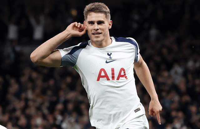 欧冠诞生超级进球：爆趟5人 狂奔68米创纪录！球迷起立致敬