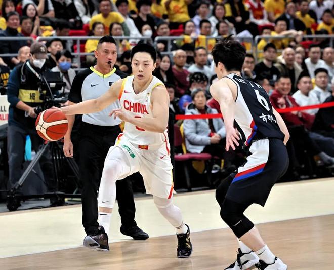 男篮世预赛二番战首发预测：赵睿首发搭档胡明轩，胡金秋顶替周琦