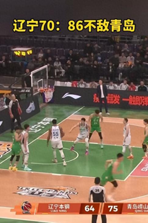 辽宁输青岛揪出混子，辽宁2首发0分，杨鸣甩锅遭怼，换帅呼声高