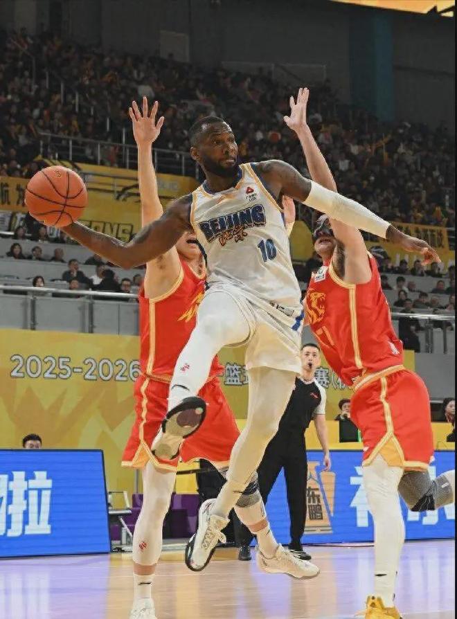 北京首钢已经将杰曼、斯佩尔曼的合同转正！许利民满意其表现