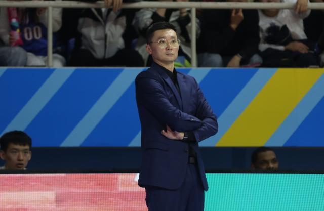 CBA新赛季教练席震荡 40分钟赛制重塑生存法则