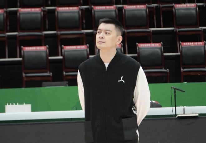 杨鸣：赵继伟的回归让攻防两端都更加流畅，战深圳要做好自己