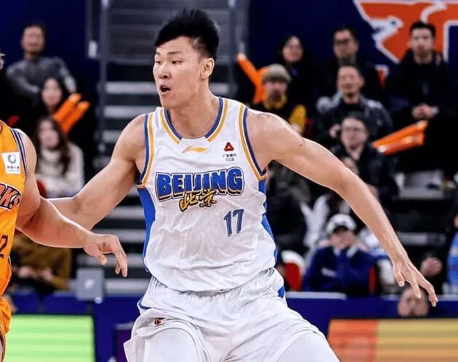 拿600万，空篮不进+0分1板3犯，球迷乐了：给你5星，把我逗笑了