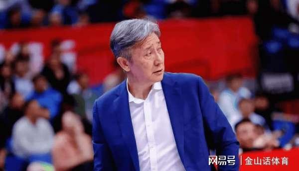 这才叫外援！43分7板3助，读秒阶段，2记绝命三分，网友:赶紧归化