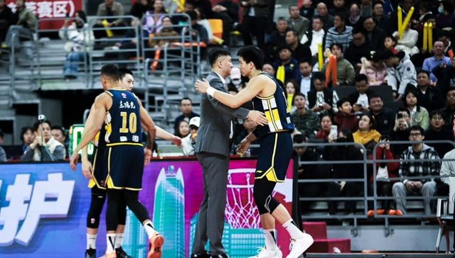 广东宏远VS山西男篮！杜锋拒绝输球，麦考尔复出，央视直播