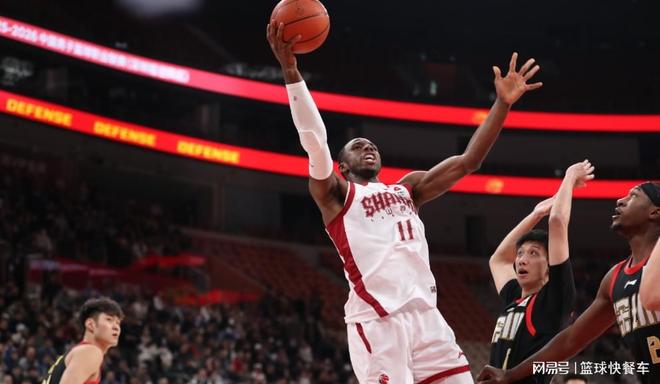 CBA最火爆一战！山西深圳被狂吹7个T：迪亚洛引争议潘江被驱逐