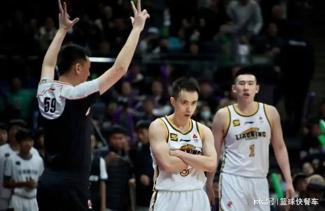 辽篮三连败被打崩溃？赵继伟赛后拒绝与山东握手：输球又败人品？