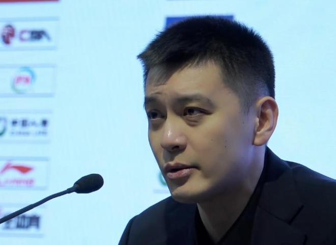 杨鸣：最近几场都是末节关键时刻差口气，会尽量给球员们减压