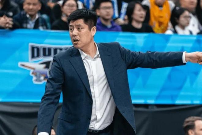 潘江没了张宁与李春江一塌糊涂！关键时刻攻守纯送，本土球员也垮