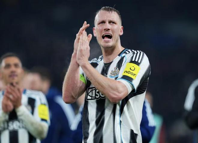 丹-伯恩：很高兴被评为全场最佳；为球队首次闯入淘汰赛自豪