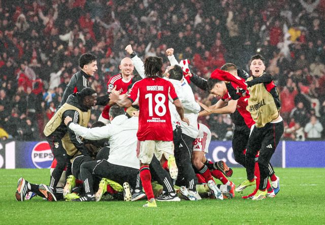 欧冠奇迹！63岁穆帅神作：最后1秒指示门将压上 暴击皇马