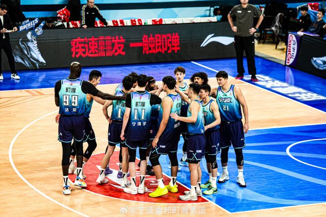 体育早餐1.30|宁波男篮创造历史首胜辽篮 阿迪达斯预计2025年销售额将创新高