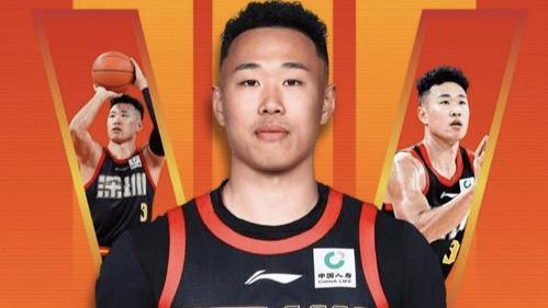 白边24分18板上海逆转深圳，贺希宁43分应该入选国家队