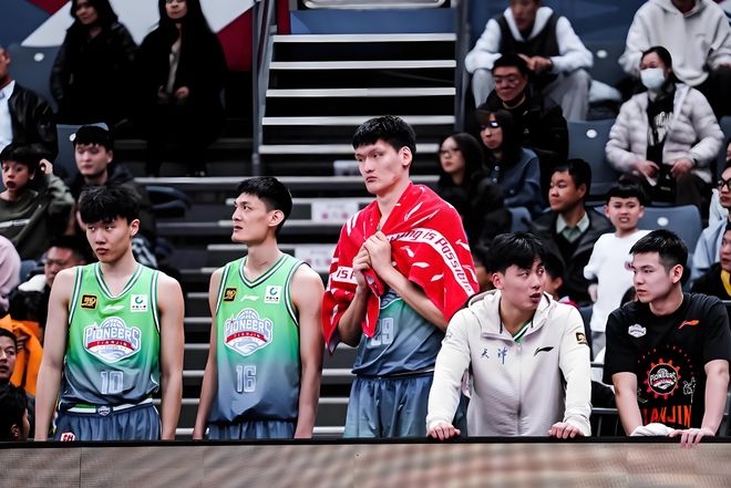 老板请吃饭！天津队庆祝大胜CBA夺冠大热门，同时要击败辽宁