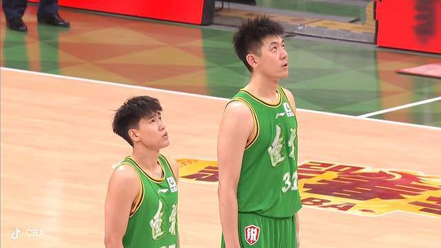 3后卫52分 辽宁男篮14分大胜 鄢手骐18+2核心表现 乌戈调动积极性