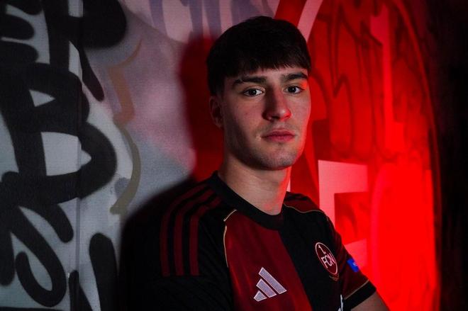 官方：拜仁19岁中场哈维尔-费尔南德斯租借加盟纽伦堡