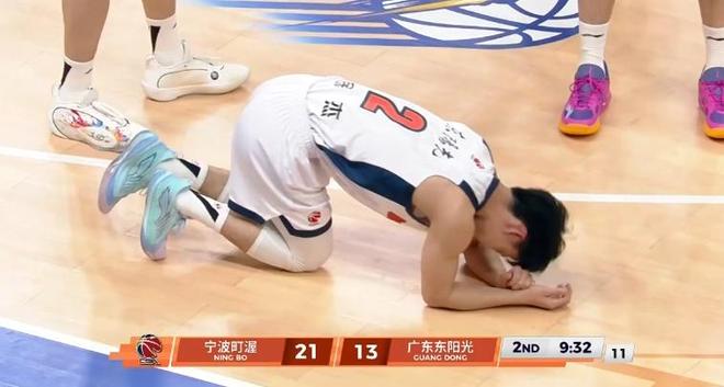 广东宏远今日早报！徐杰官宣伤情报告，杜锋深夜发声，萨林杰摆烂