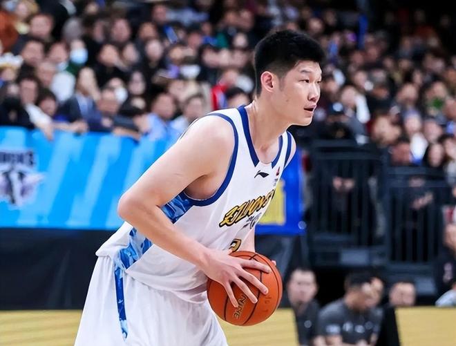 CBA疯狂24小时！北京广东广厦山东全被爆冷，巨人杀手再显神威