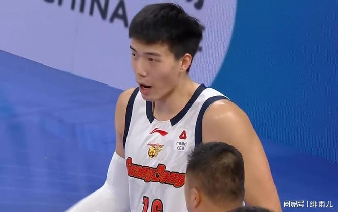 完爆王少杰+碾压焦泊乔？广东冠军中锋大爆发，杜锋痛失内线底牌