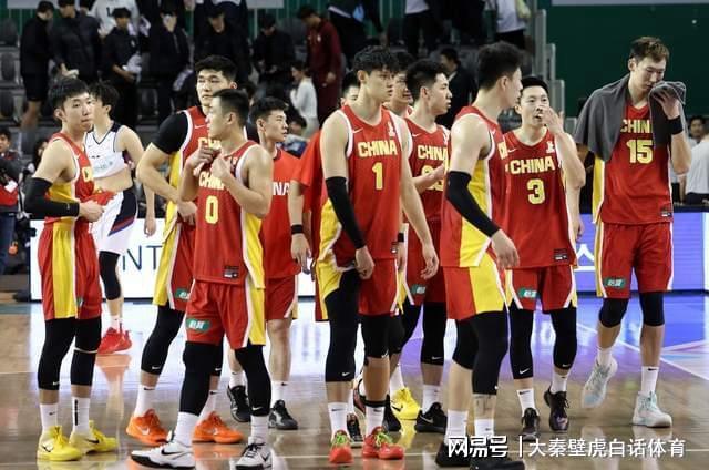 争议！深夜23点，中国男篮变天：官宣21人大名单 周琦郭昊文无缘