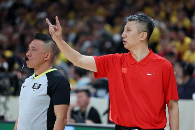 中国男篮公布最新集训名单，赵睿余嘉豪等回归备战世预赛