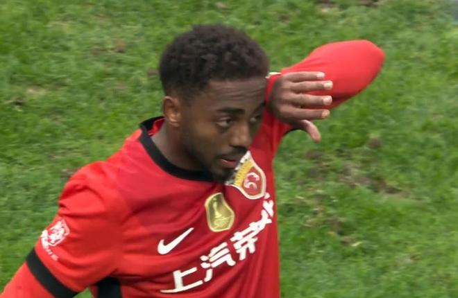 老毕自由身加盟大连！海港60万欧买断头牌 蓉城双煞+杨帅无缘亚冠