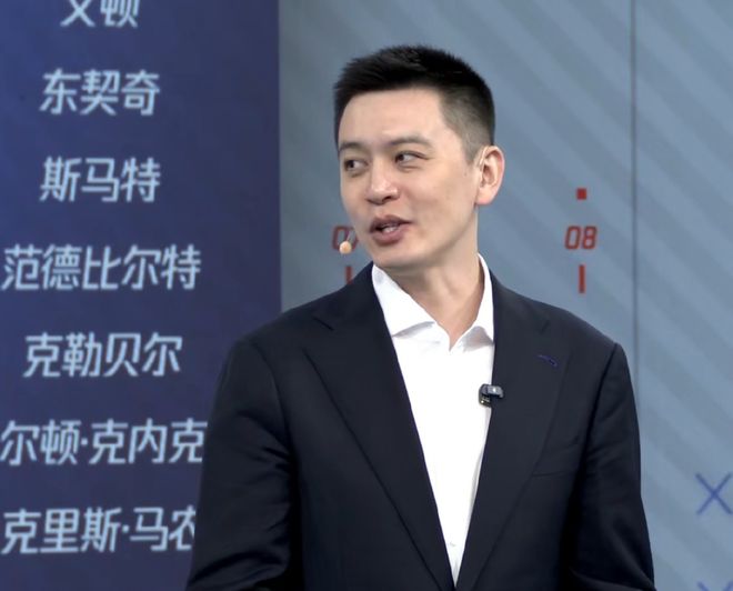 杨鸣离职后状态极佳，黑眼圈消失，解说完NBA还将参加杯赛开幕式