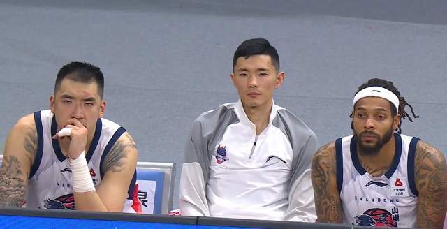 山东男篮输在哪？鲁媒名记给出答案，矛头对准1人，邱彪该下手了