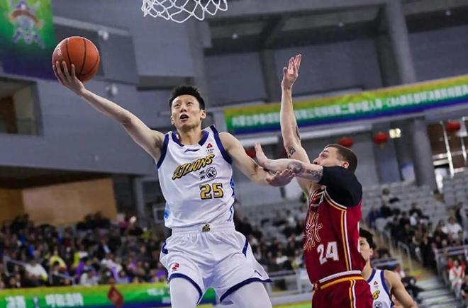 爆冷！榜首惨败出局，山西男篮闯进决赛，本土奇兵7中5成最大功臣