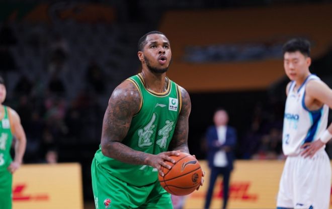 辽篮两签一裁：签布罗金顿与哈维+裁掉亨特 外援已用7人次