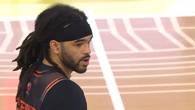 山东大胜广厦凸显两点：琼斯让克里斯感到危机，于德豪不能再用了