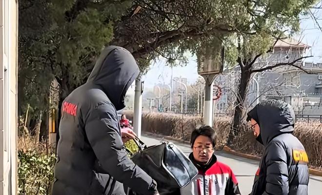 男篮启程日本！徐杰、庞峥麟、曾凡博未出现，郭振明随队！