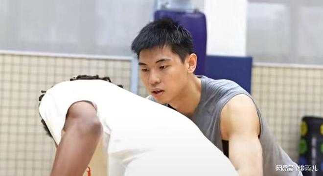 广东队第二阶段变阵曝光！男篮国手改打大前锋，杜润旺让出首发！