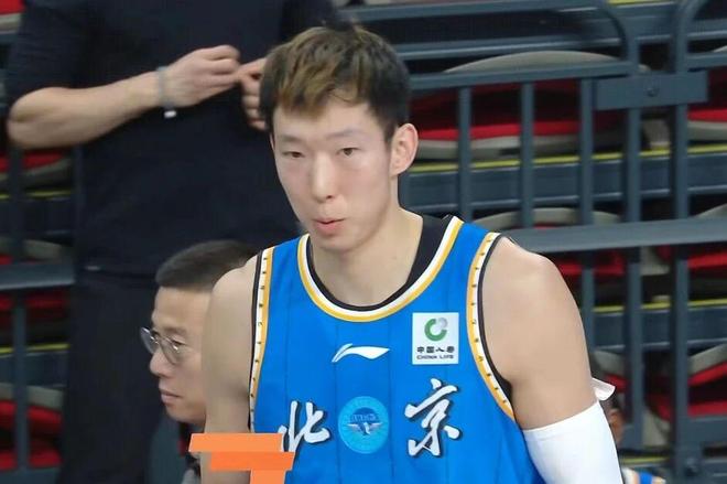 周琦透露眼伤恢复情况，辽宁男篮大将怼球迷，郭昊文赴美特训！