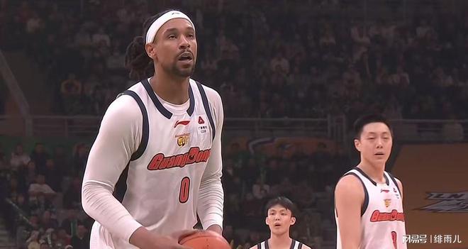 不是贾巴里帕克！广东队新大外援曝光，2米18内线大杀器成首选？