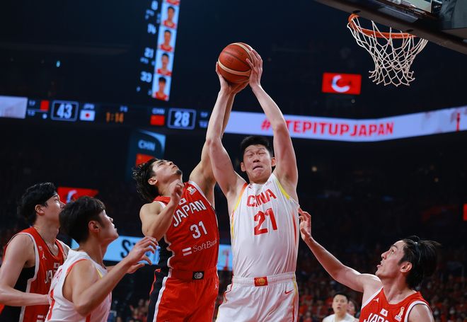 逆转15分首胜！中国男篮5人上双力克日本 胡金秋20+12廖三宁16分