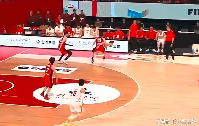 中国男篮赢日本后，国际篮联发文惹非议，执法主裁判或遭处罚？