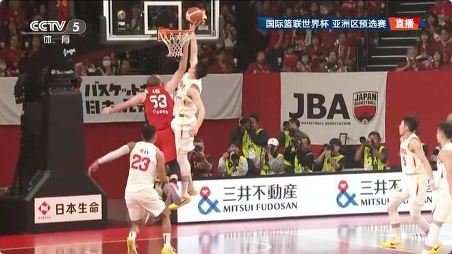 中国男篮逆转战胜日本，廖三宁成变阵奇兵，贺希宁吹响反击号角