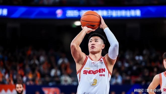 从空位不敢投，到不讲理三分！谁点燃了中国男篮的反击之火？