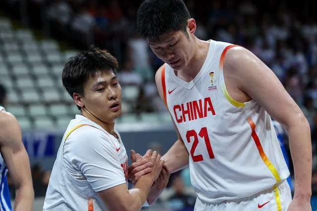 中国男篮11分逆转！赛后球员评分：6人满分，3人合格，2人不及格