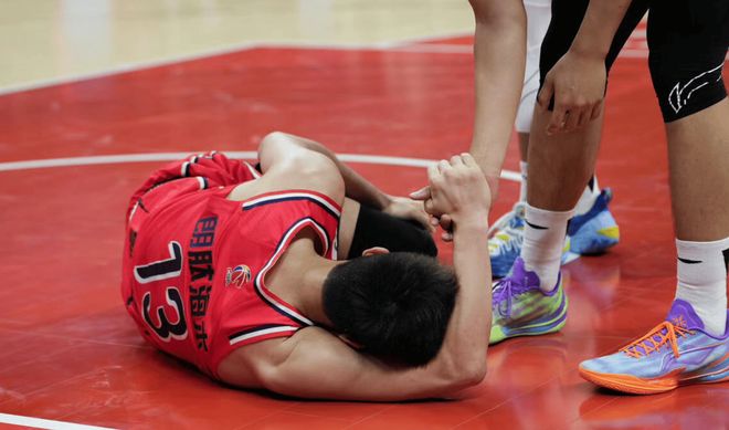 CBA再次掀起傷病狂潮，影響季后賽格局，本賽季上海隊要雙冠？