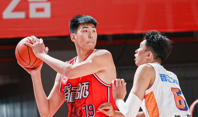 全明星中锋水准！9投狂砍17分10板4帽，郭士强真该带他进国家队