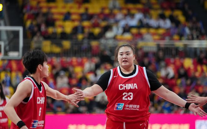 中国女篮拒14分逆转双杀巴西获4连胜 刘禹彤17+7张子宇11分