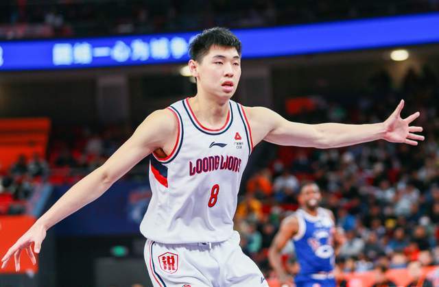 广东VS新疆万众瞩目！两大强援上演首秀，杜锋完整阵容拒绝爆冷