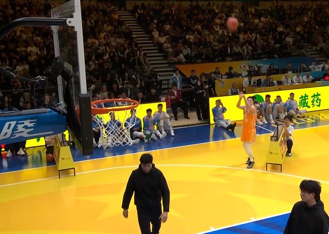 又稳定又有速度！胡明轩加赛夺CBA三分大赛冠军！