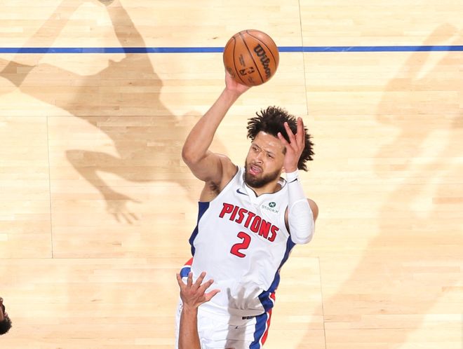 东部第一轰然倒地！坎宁安30+8+8难救主，奇才掀翻活塞欢迎浓眉哥