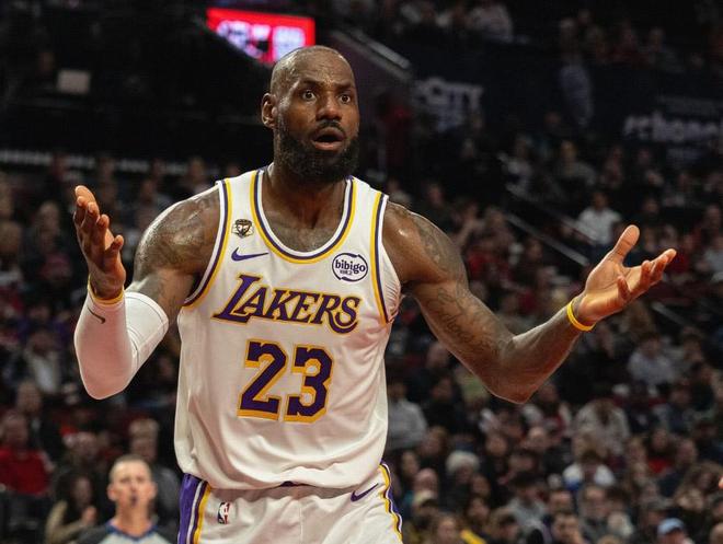 湖人近8战中7场的快攻得分超过对手，但战绩为3胜5负