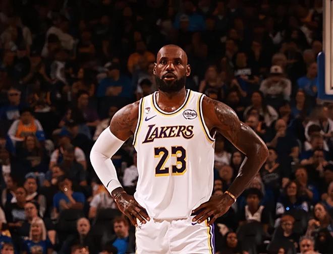 湖人大胜勇士！三核轰66分，替补齐发挥，勇士3首发狂铁！