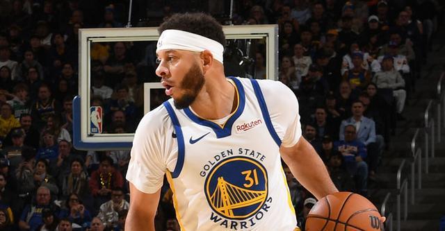 小库里谈首秀：球馆氛围非常好 但上来就打卫冕冠军还是有些艰难